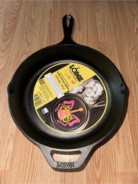 Lodge 10.25 Inch Butterfly Dolly Parton Cast Iron Skillet
